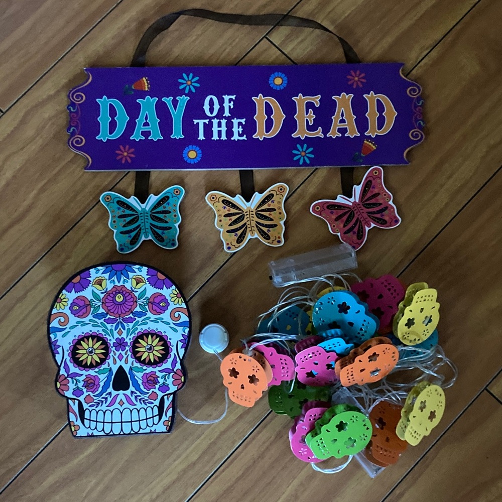 Day of the Dead Decor Set with Skull and Butterflies. Lights 2 sets